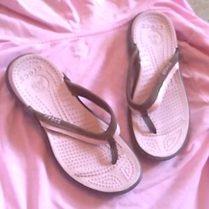 Women's CROCS sandals flip flops light  pink and tan Size 6
